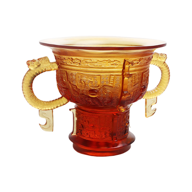 Tripod Cina dengan pegangan telinga naga dan pola duri