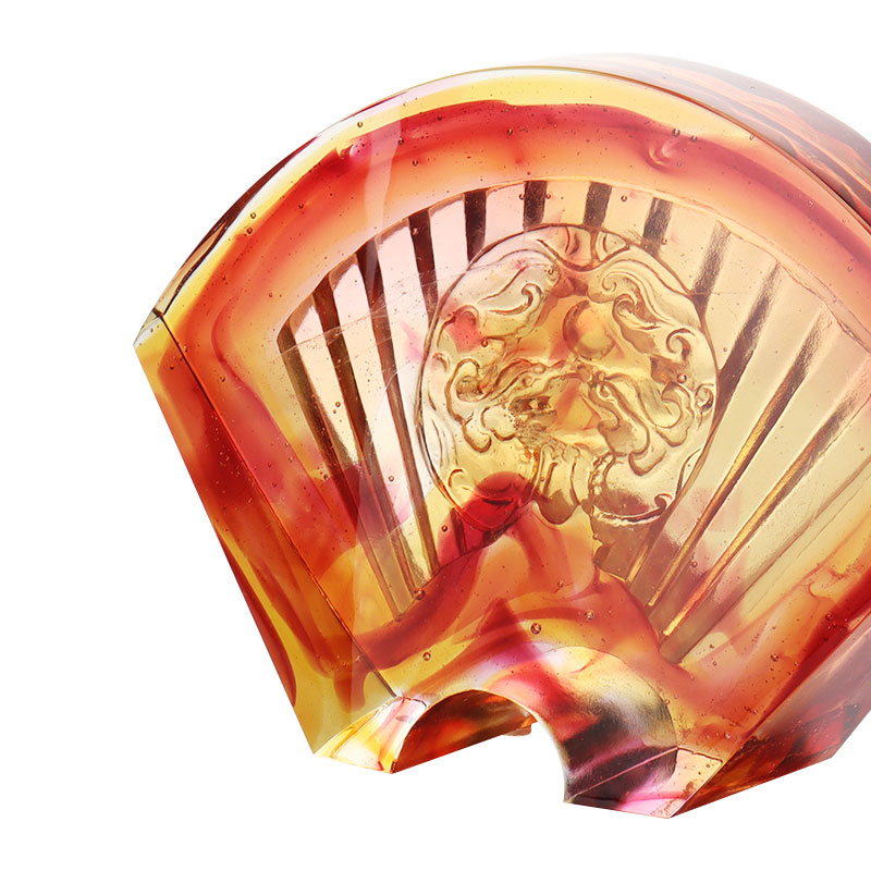 Ornamen kaca mengkilap berbentuk kipas Cina