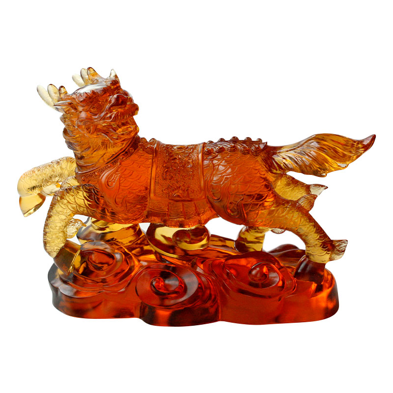 Ornamen binatang mitos kaca amber