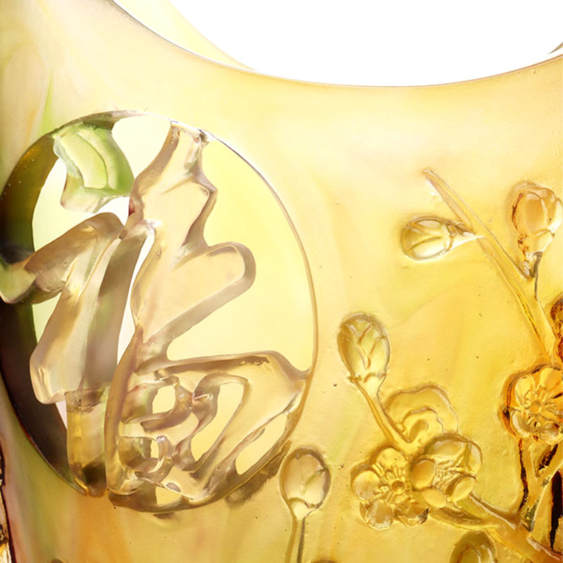 Dekorasi Rumah Vas Kaca Amber Desain Ukiran Bunga Plum