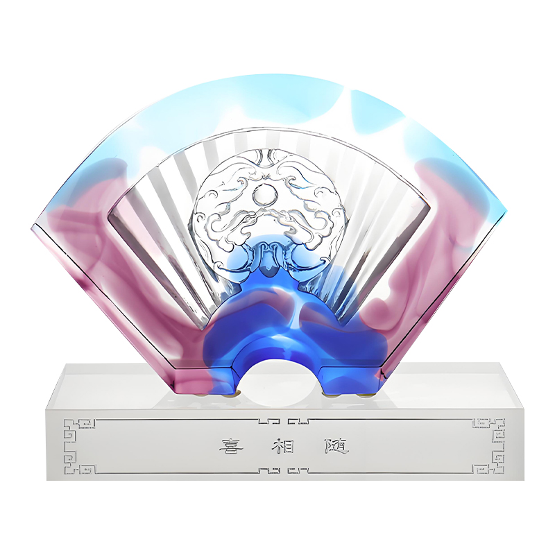 Ornamen kaca mengkilap berbentuk kipas Cina