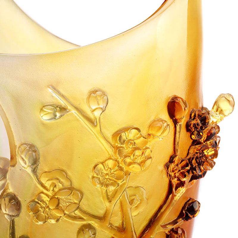 Dekorasi Rumah Vas Kaca Amber Desain Ukiran Bunga Plum