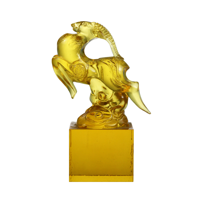 Segel kristal kaca berbentuk domba transparan emas