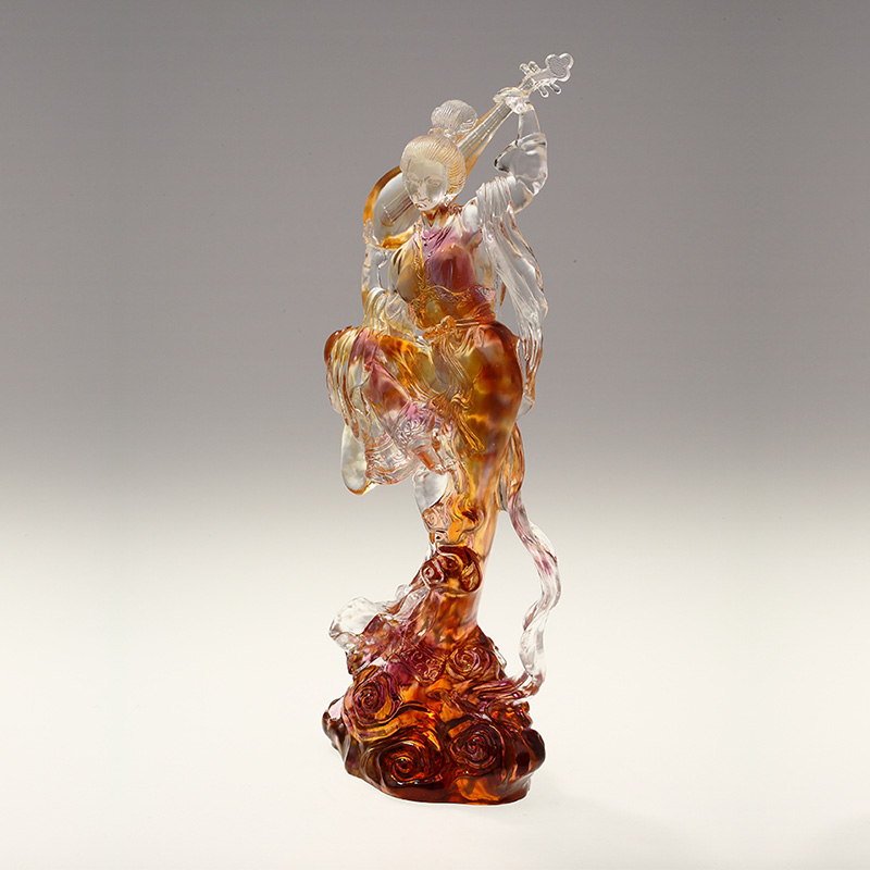 Ornamen patung kaca wanita yang anggun dan anggun