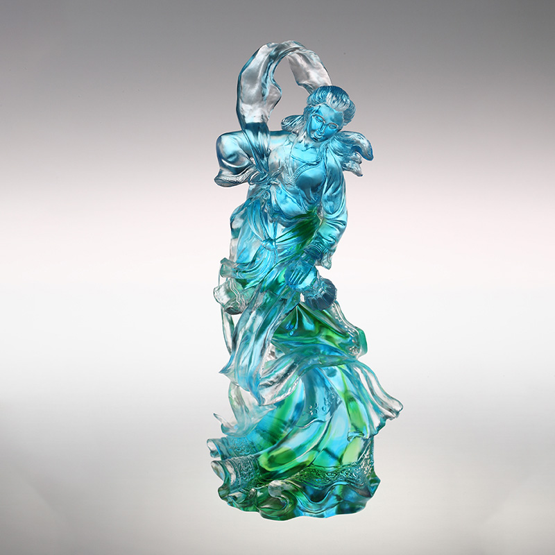 Ornamen figur kaca kembang sepatu langit awan