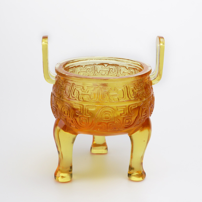 Ornamen tripod glasir berwarna emas