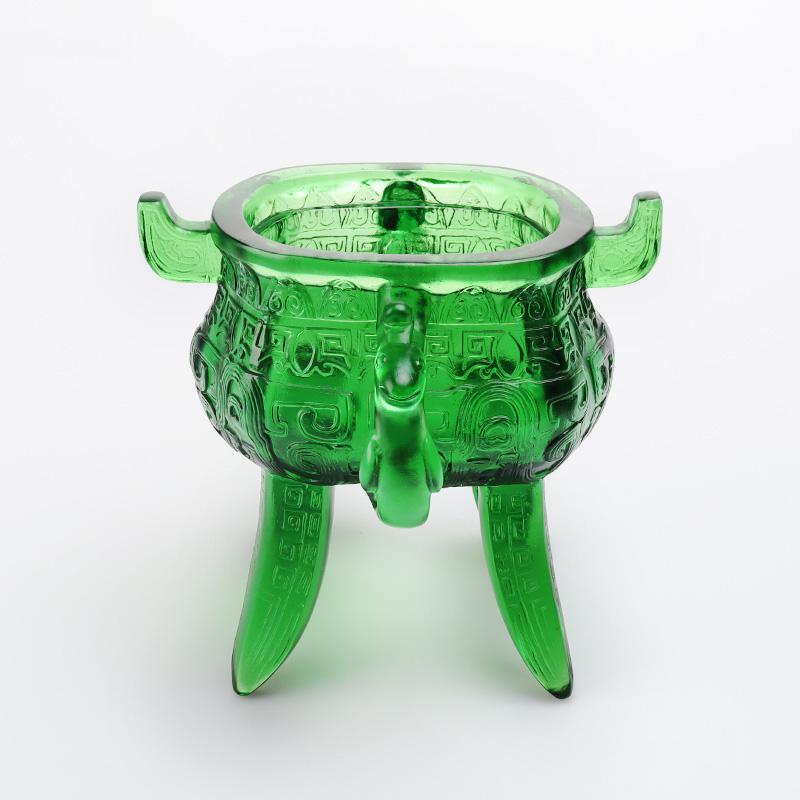 Tripod Kaca Kristal hijau zamrud dengan pegangan berbentuk telinga