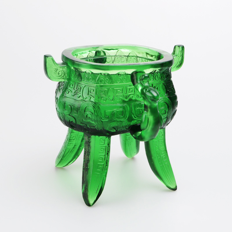 Tripod Kaca Kristal hijau zamrud dengan pegangan berbentuk telinga