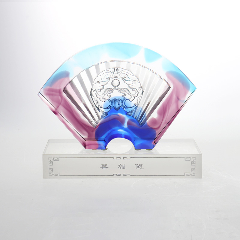 Ornamen kaca mengkilap berbentuk kipas Cina