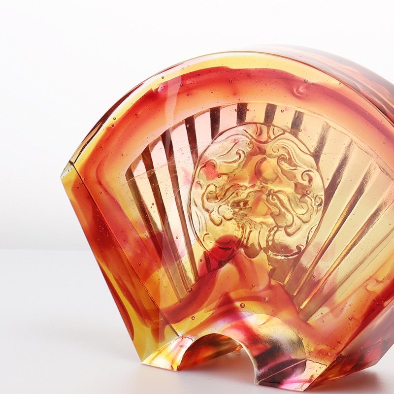 Ornamen kaca mengkilap berbentuk kipas Cina